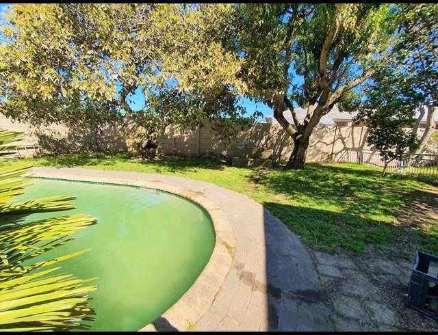 5 BEDROOM HOUSE FOR SALE IN PAROW NORTH